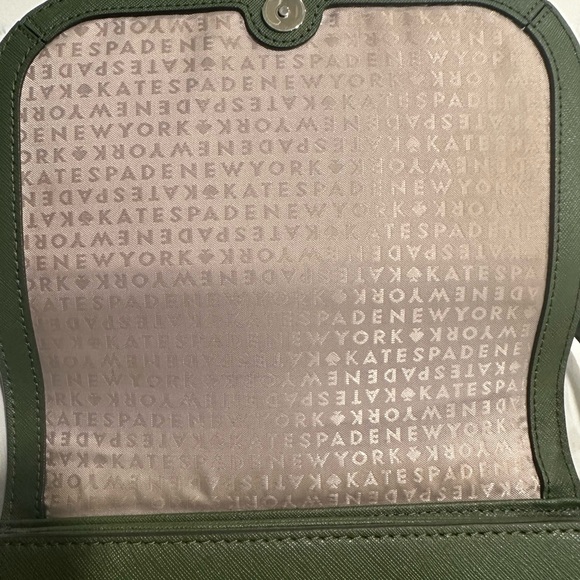 Kate Spade ♠️ Crossbody in Olive - Picture 6 of 10
